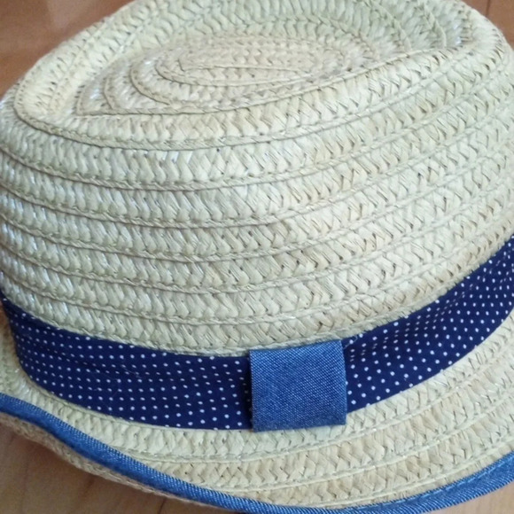 Paper hat with blue ribbon trim baby size 6-12 months - Picture 3 of 6